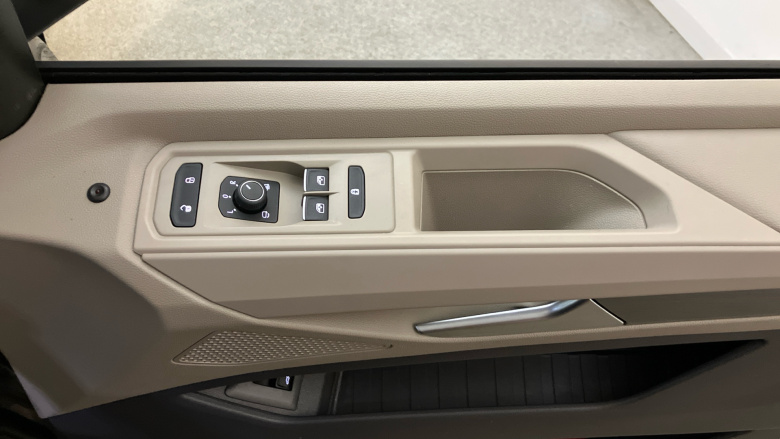 Volkswagen Multivan 2.0 TDI Life 5dr DSG Diesel Estate